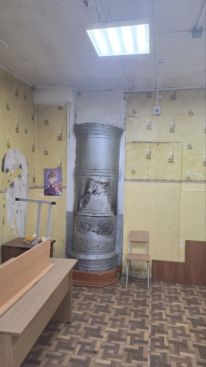 Изношенная дровяная печь в Плоскошской специальной школе-интернате